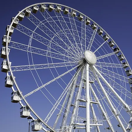 Fellini Aparthotel 3*