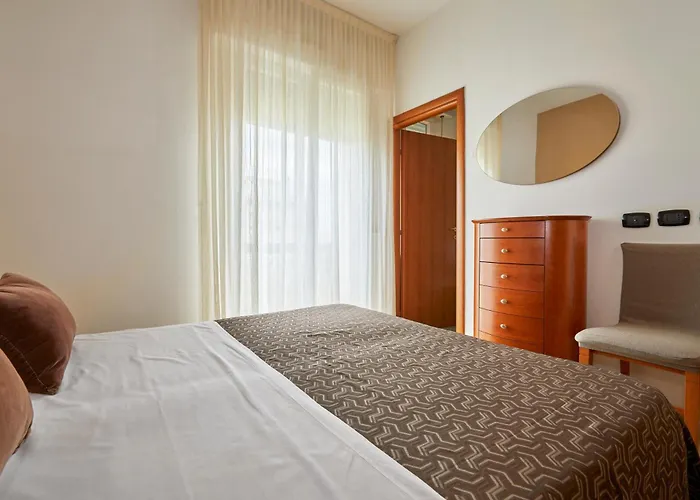 Fellini Aparthotel 3*