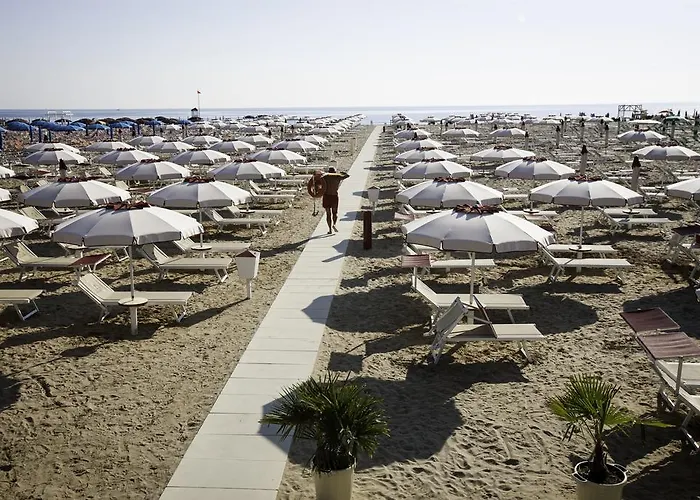 Aparthotel Fellini 3*