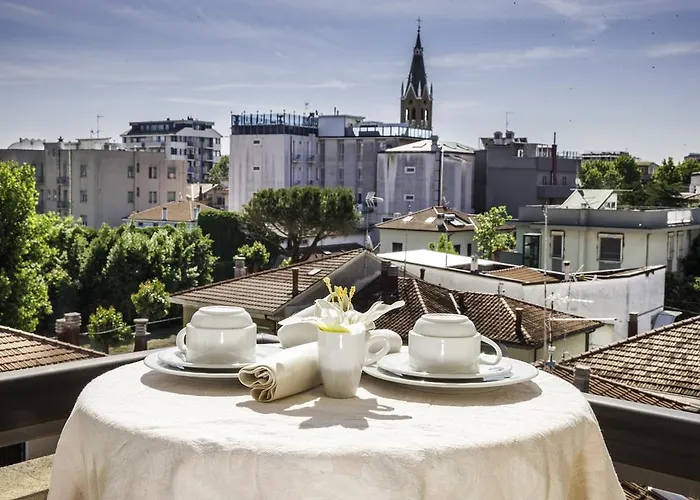 Fellini Aparthotel 3*